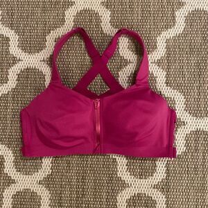 Victoria’s Secret sports bra size 36D knockout by Victoria’s Secret